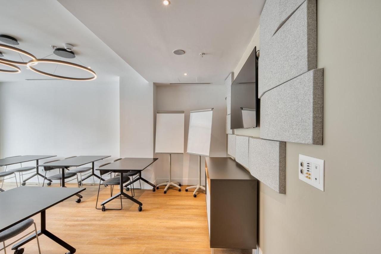 Holiday Inn Express - Madrid - Airport By Ihg Eksteriør billede