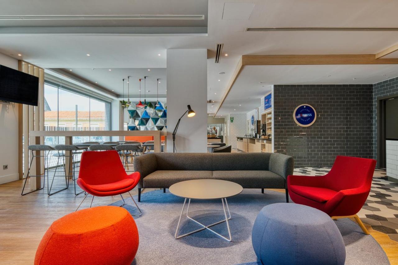 Holiday Inn Express - Madrid - Airport By Ihg Eksteriør billede