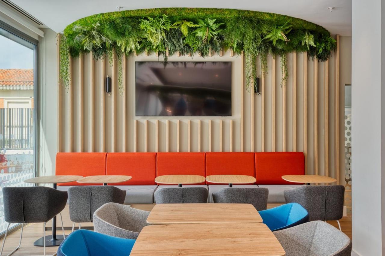 Holiday Inn Express - Madrid - Airport By Ihg Eksteriør billede