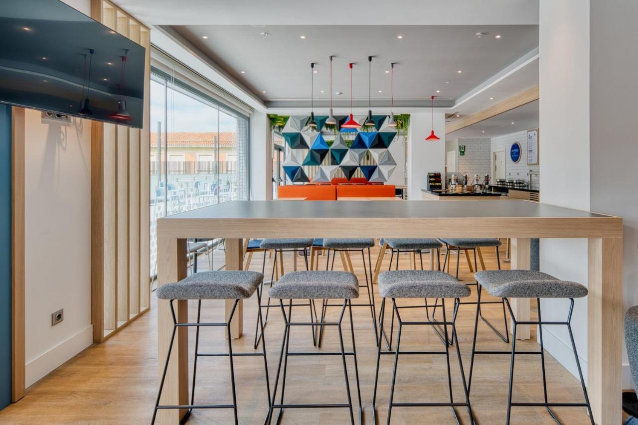 Holiday Inn Express - Madrid - Airport By Ihg Eksteriør billede