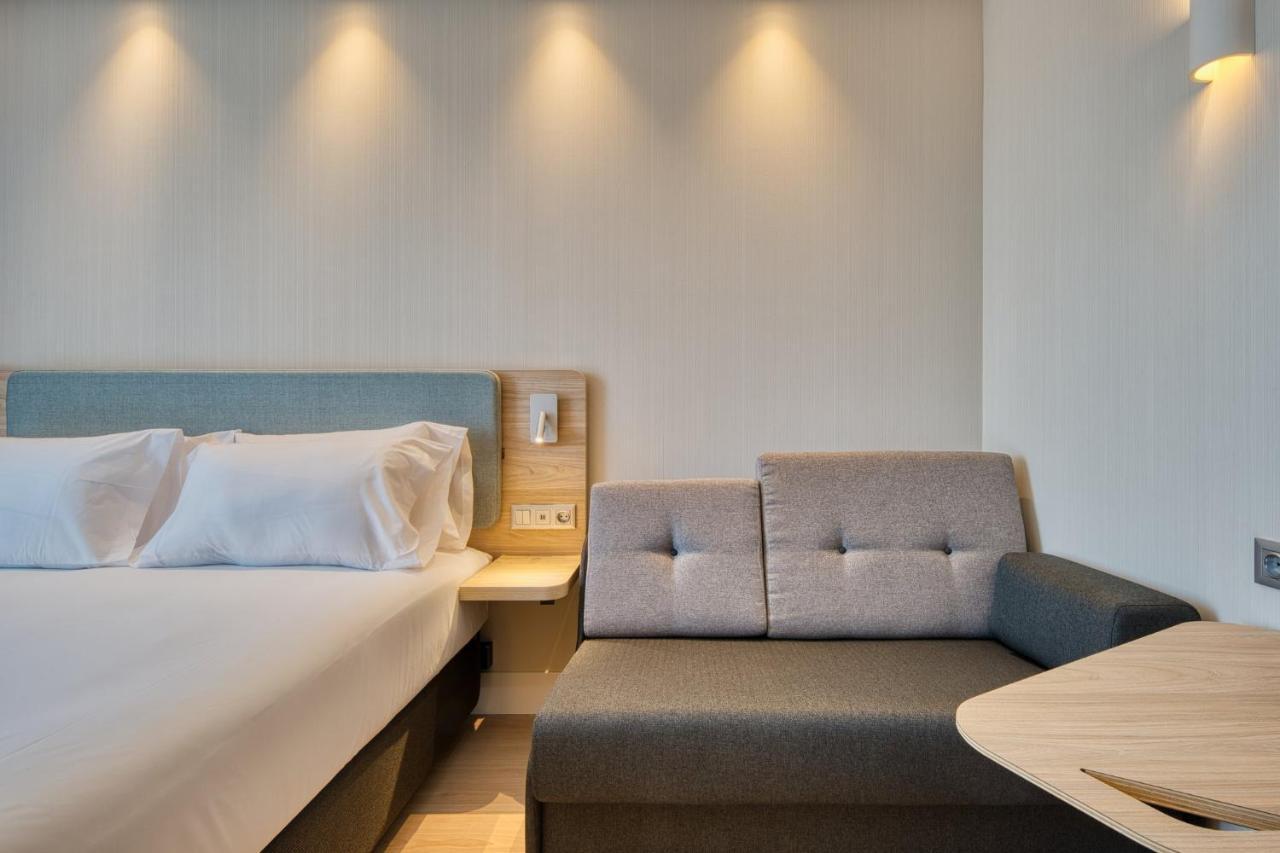 Holiday Inn Express - Madrid - Airport By Ihg Eksteriør billede