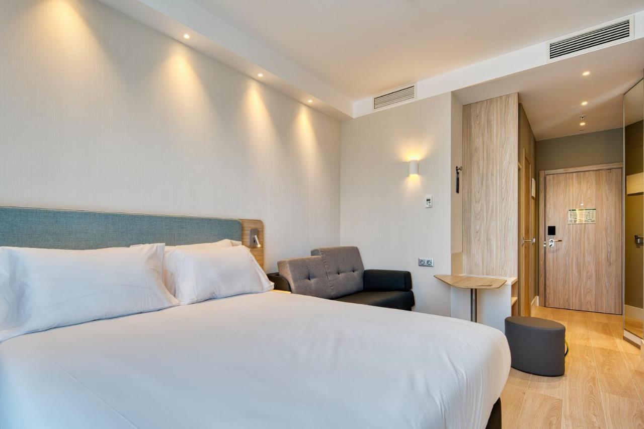 Holiday Inn Express - Madrid - Airport By Ihg Eksteriør billede