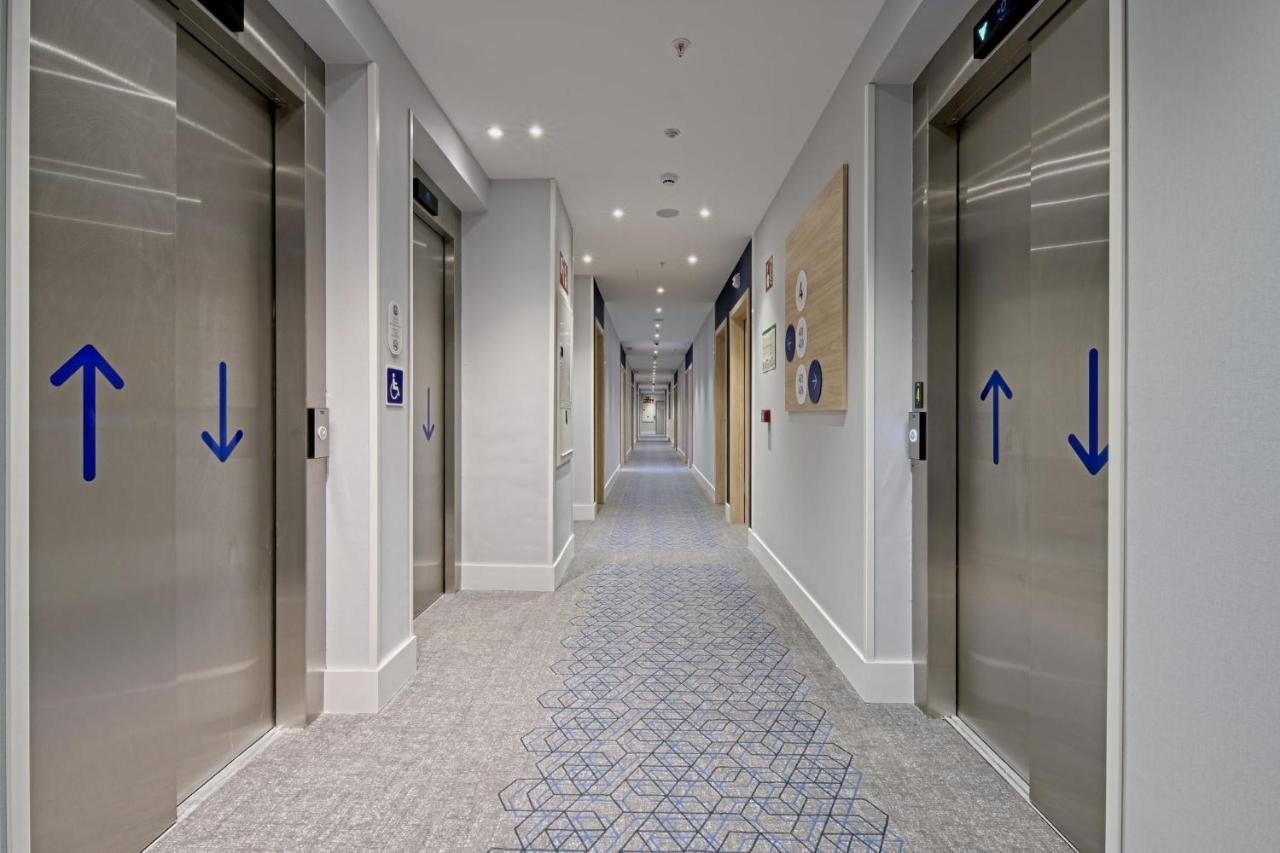 Holiday Inn Express - Madrid - Airport By Ihg Eksteriør billede