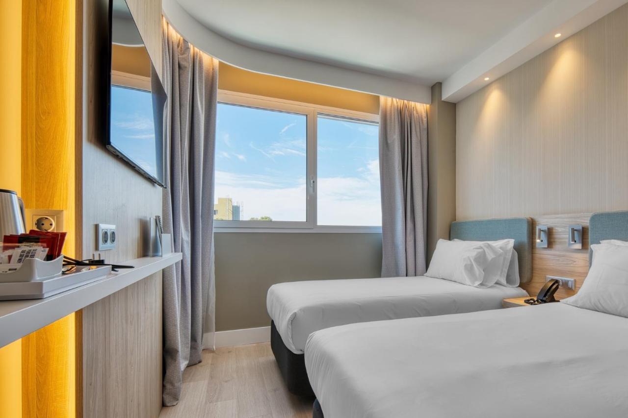 Holiday Inn Express - Madrid - Airport By Ihg Eksteriør billede