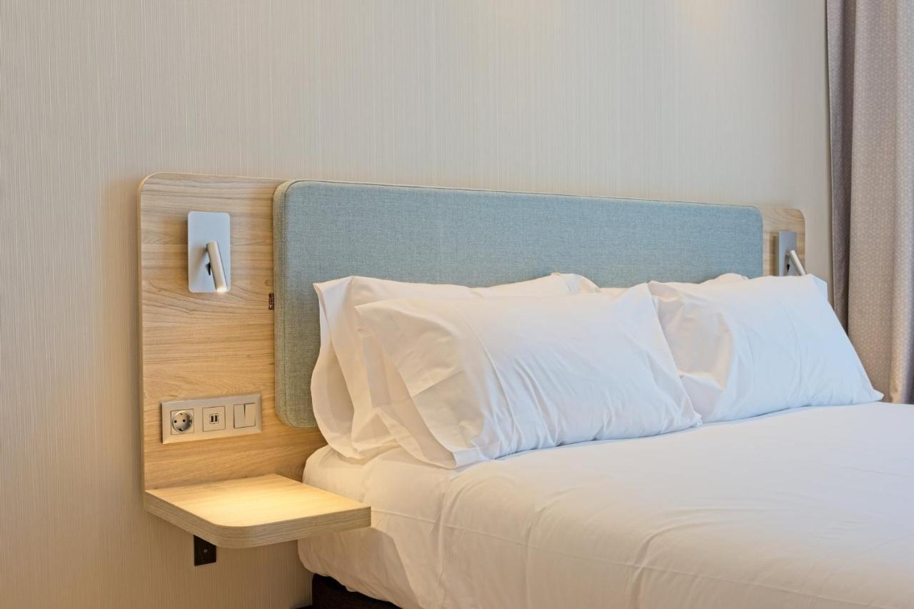 Holiday Inn Express - Madrid - Airport By Ihg Eksteriør billede