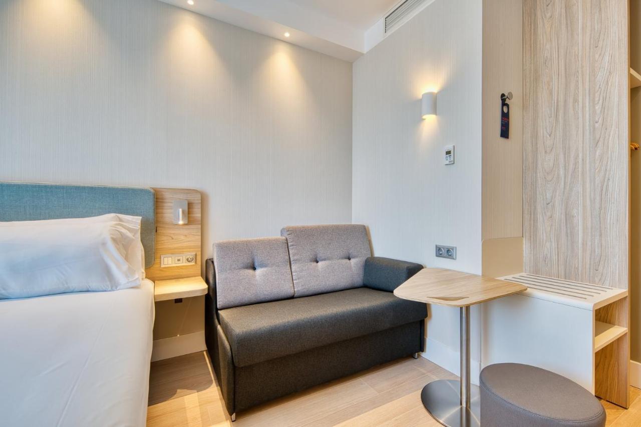 Holiday Inn Express - Madrid - Airport By Ihg Eksteriør billede