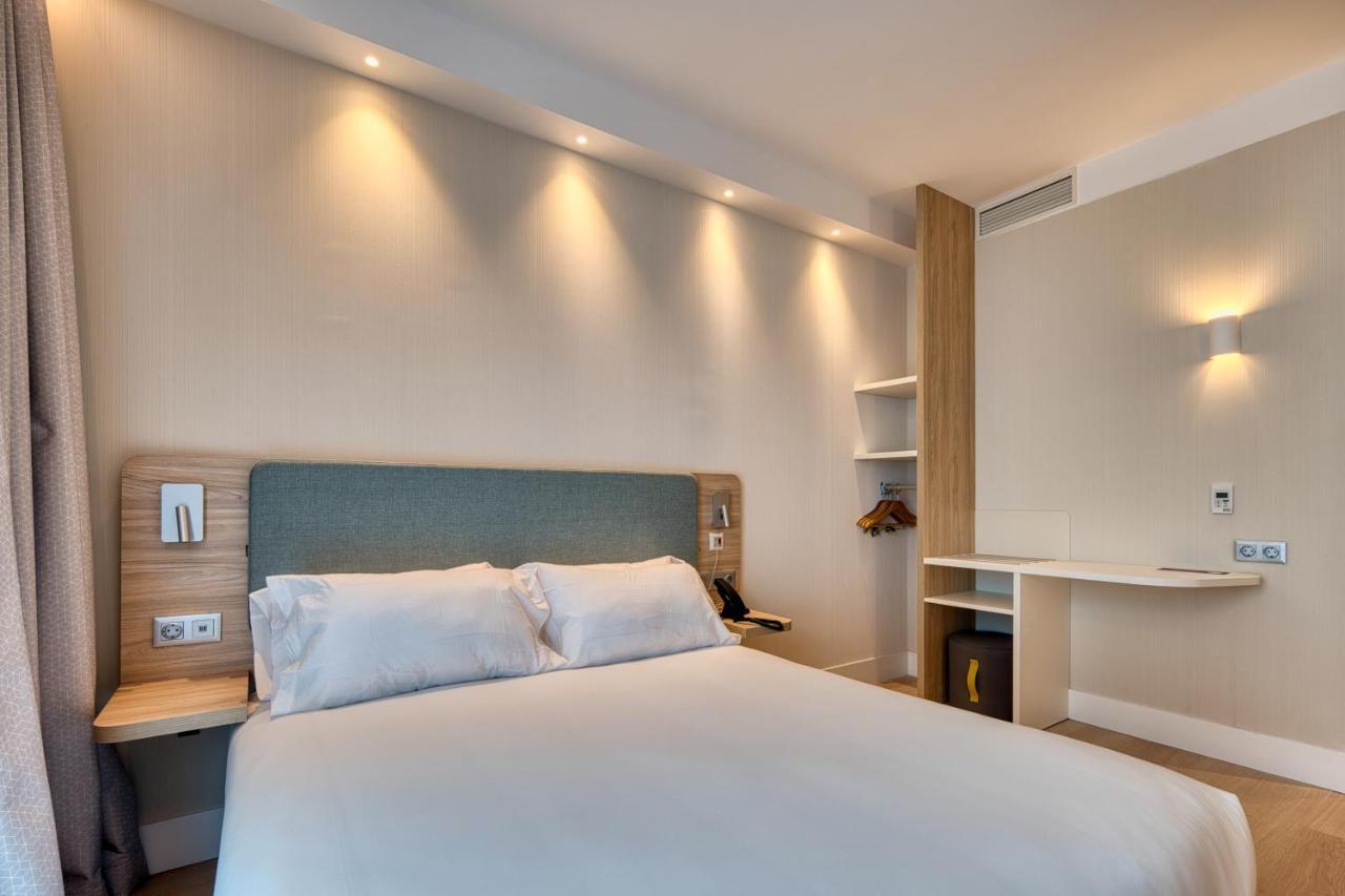Holiday Inn Express - Madrid - Airport By Ihg Eksteriør billede
