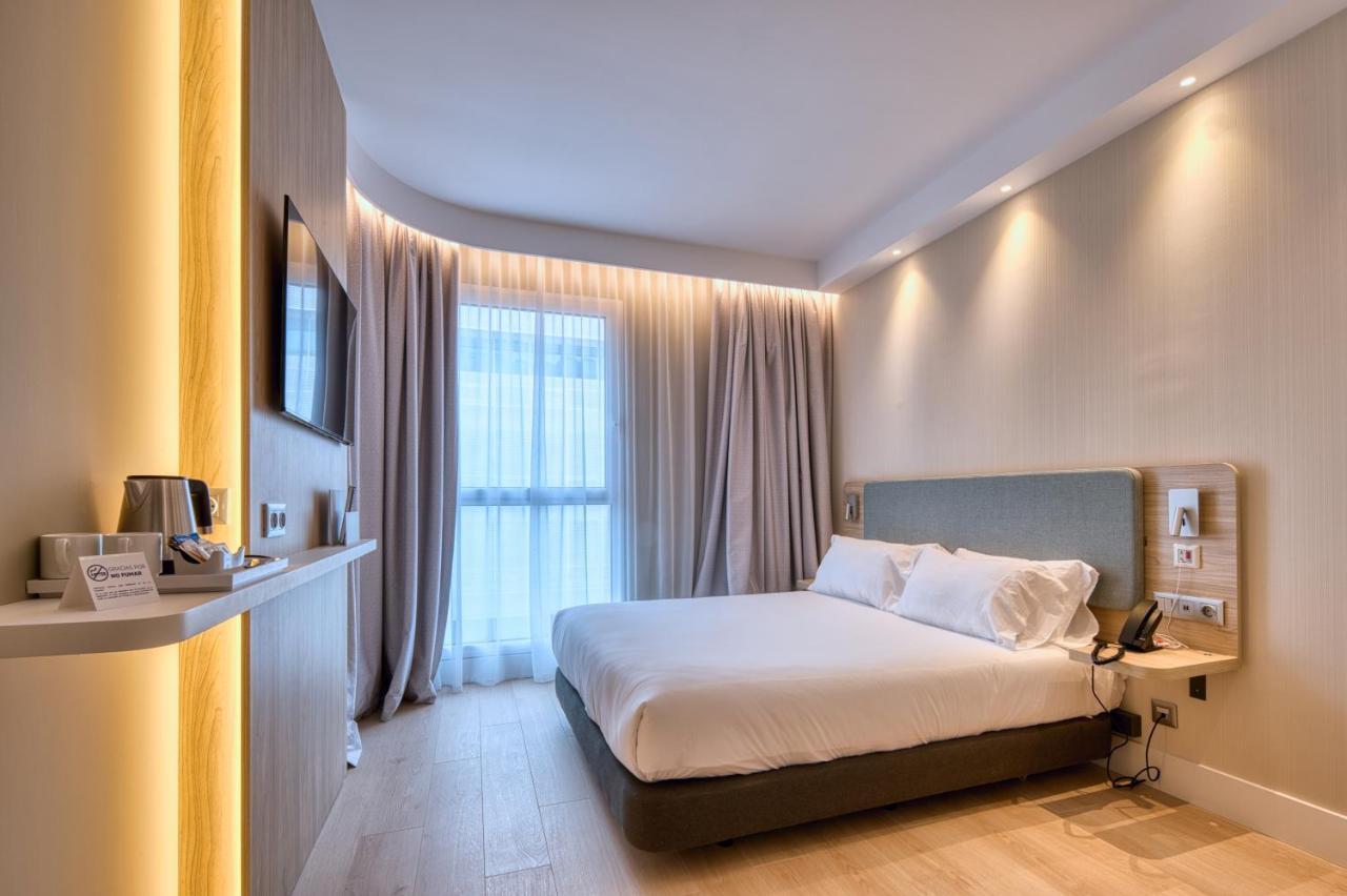 Holiday Inn Express - Madrid - Airport By Ihg Eksteriør billede
