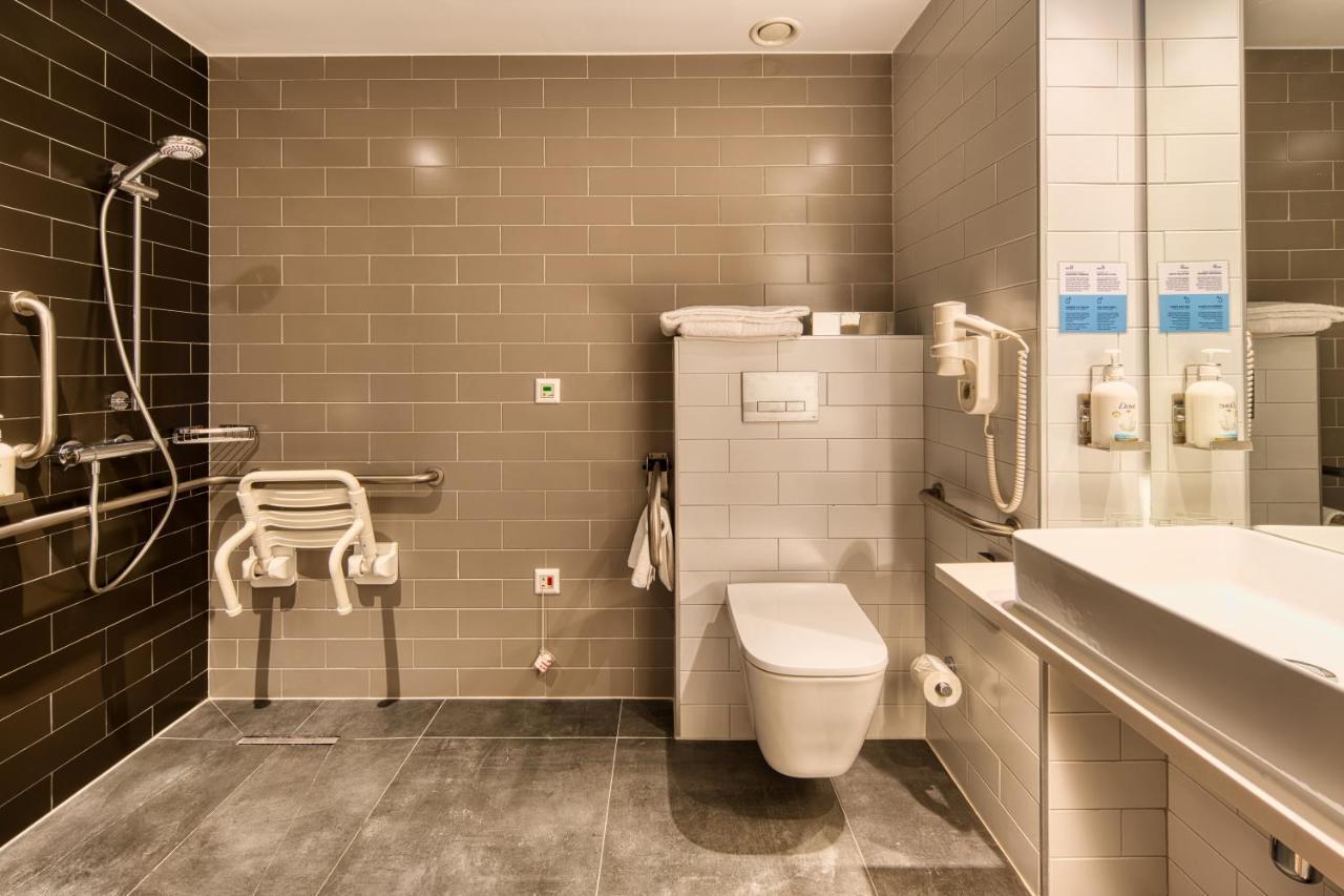 Holiday Inn Express - Madrid - Airport By Ihg Eksteriør billede