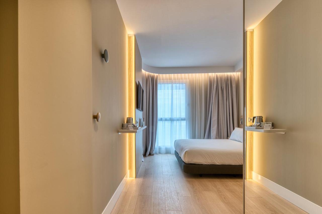 Holiday Inn Express - Madrid - Airport By Ihg Eksteriør billede