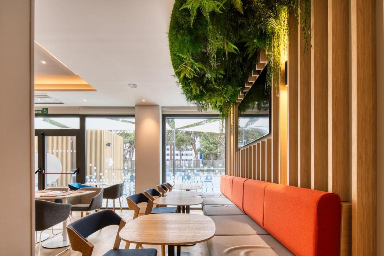 Holiday Inn Express - Madrid - Airport By Ihg Eksteriør billede